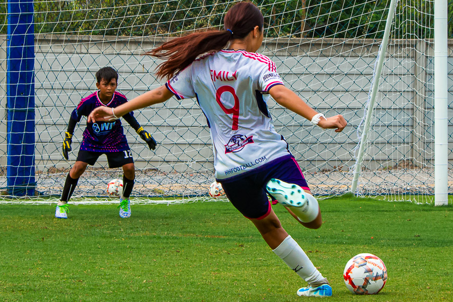 Hua Hin Football Academy Thailand - Girls Football - Emily Shoot - 32 900